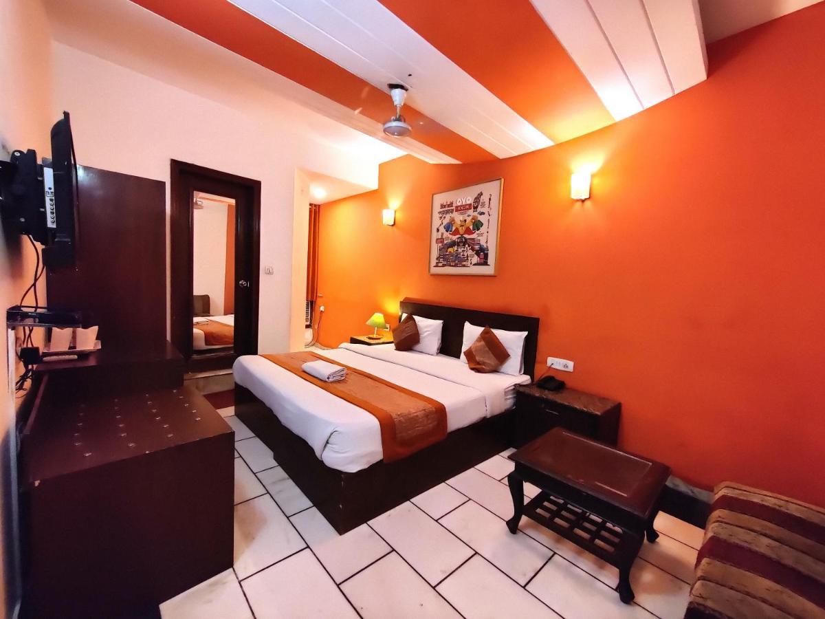 Hotel Unistar Nueva Delhi Exterior foto