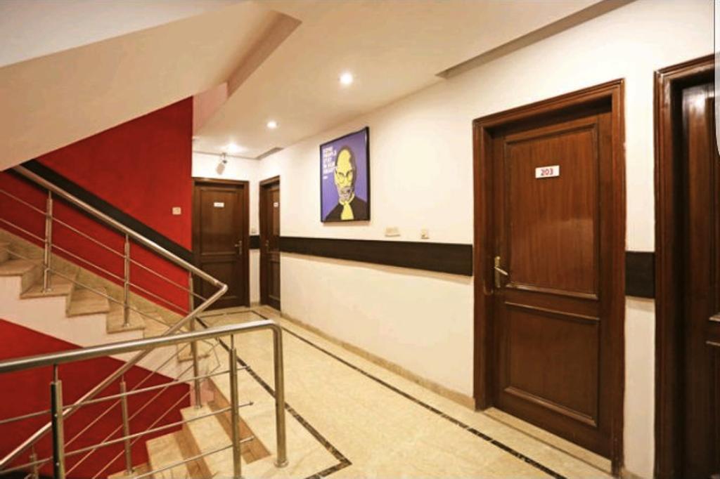 Hotel Unistar Nueva Delhi Exterior foto