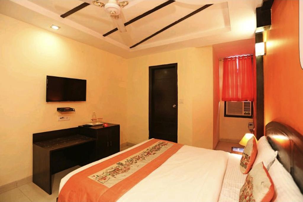 Hotel Unistar Nueva Delhi Exterior foto