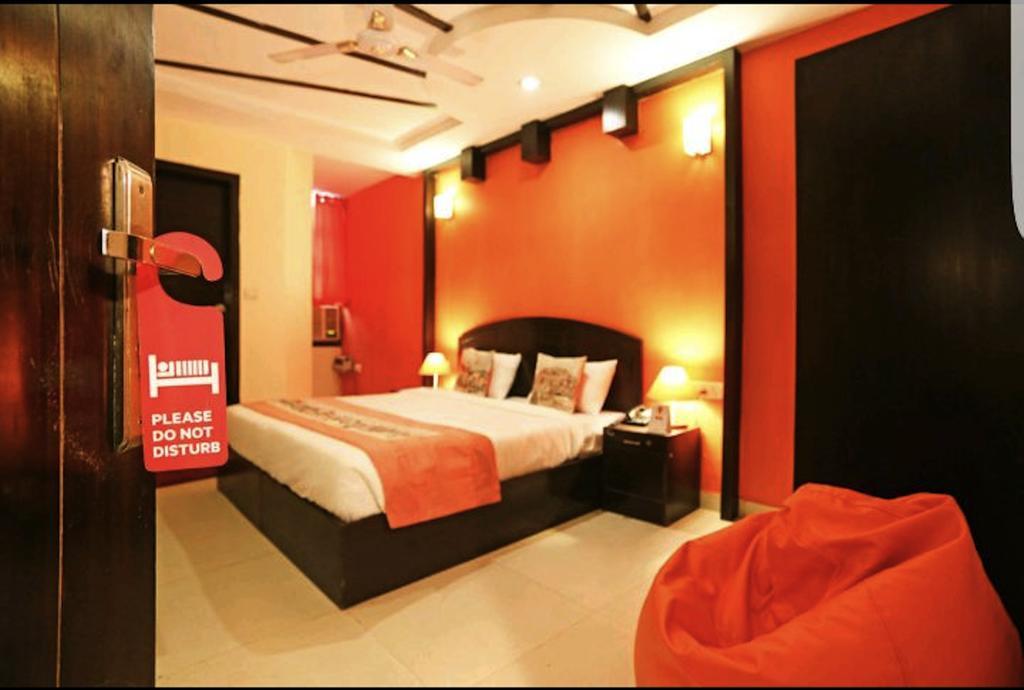 Hotel Unistar Nueva Delhi Exterior foto
