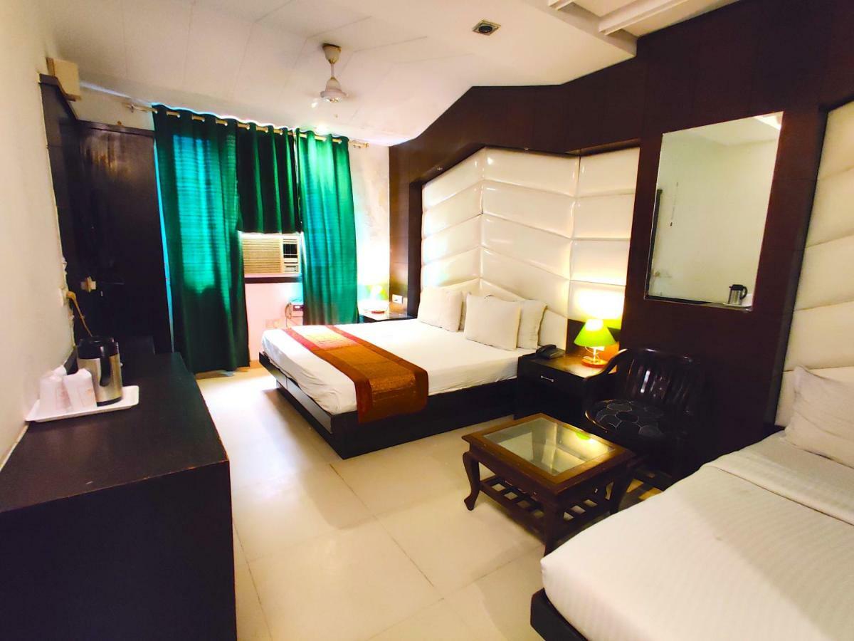Hotel Unistar Nueva Delhi Exterior foto
