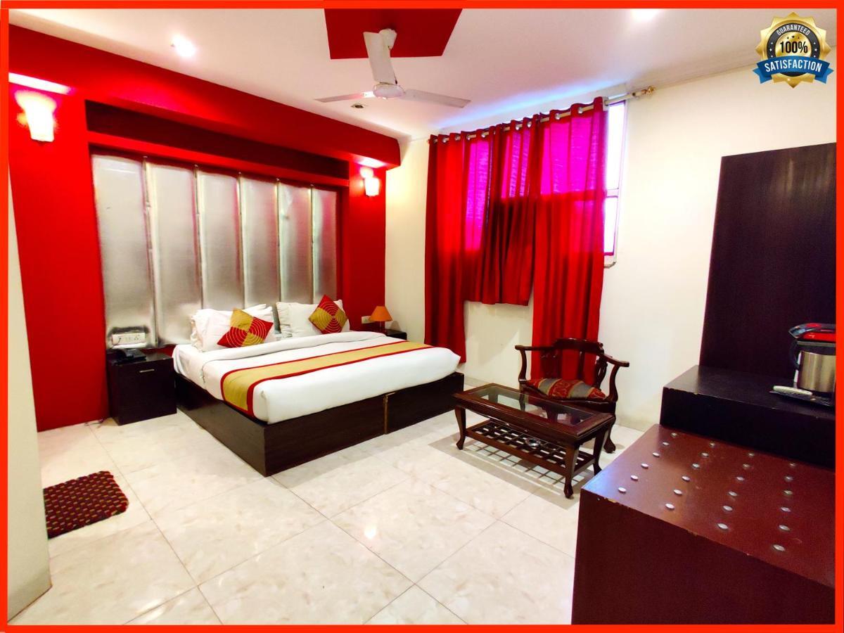 Hotel Unistar Nueva Delhi Exterior foto
